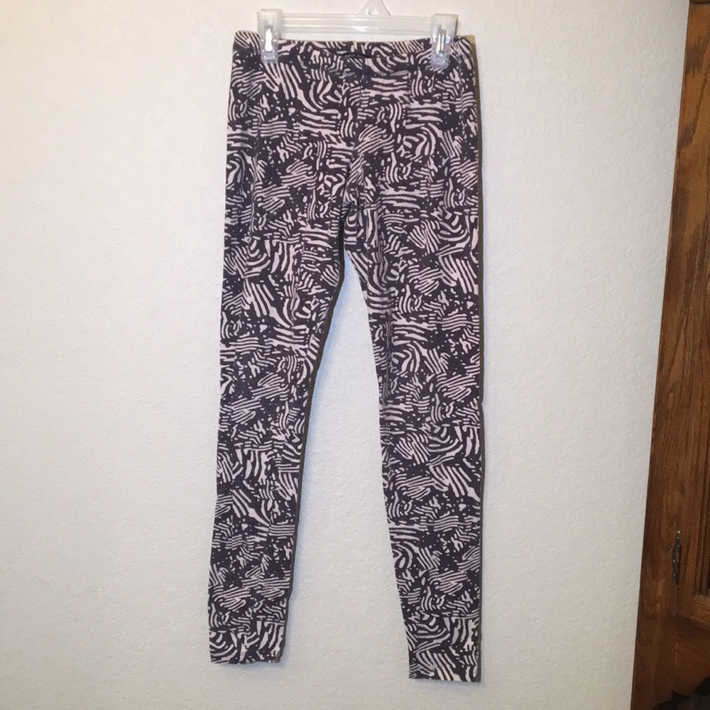 Urban Outfitters TrulyMadlyDeeply pattern leggings